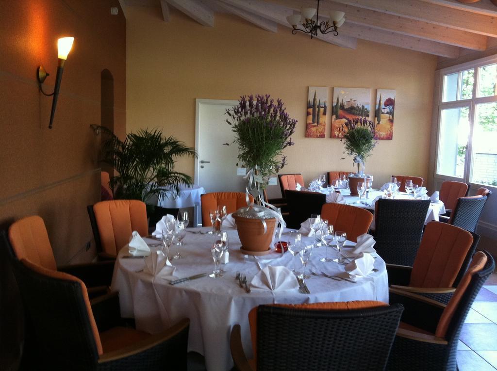 Hotel Muehlenhof Lollar Екстериор снимка