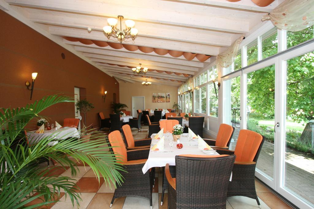 Hotel Muehlenhof Lollar Екстериор снимка