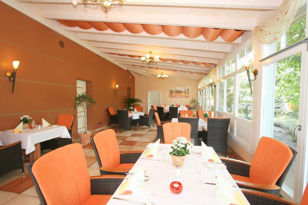 Hotel Muehlenhof Lollar Екстериор снимка