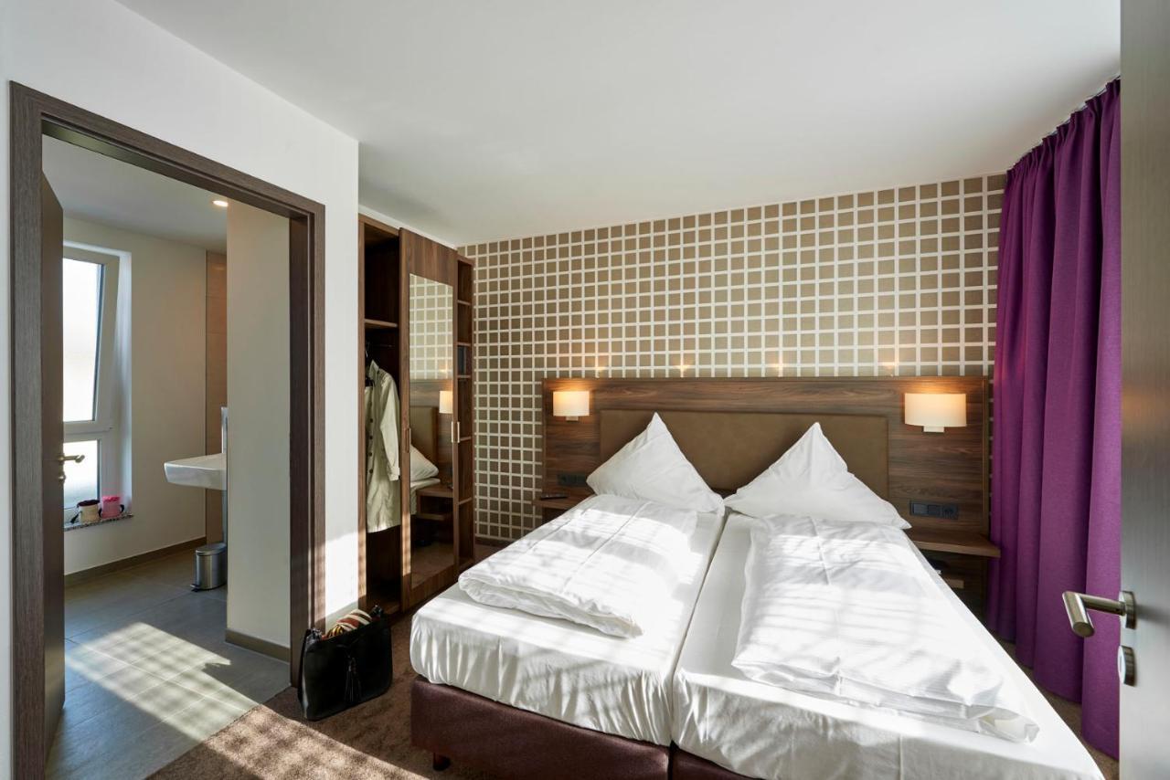 Hotel Muehlenhof Lollar Екстериор снимка