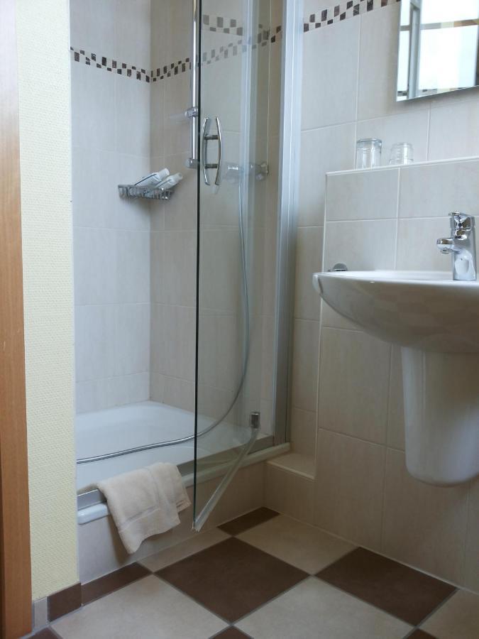 Hotel Muehlenhof Lollar Екстериор снимка