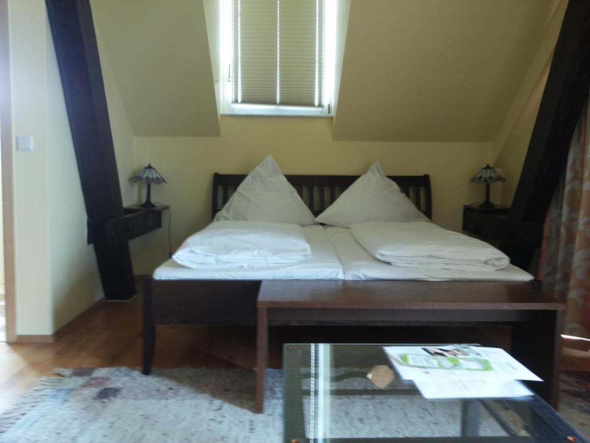 Hotel Muehlenhof Lollar Екстериор снимка